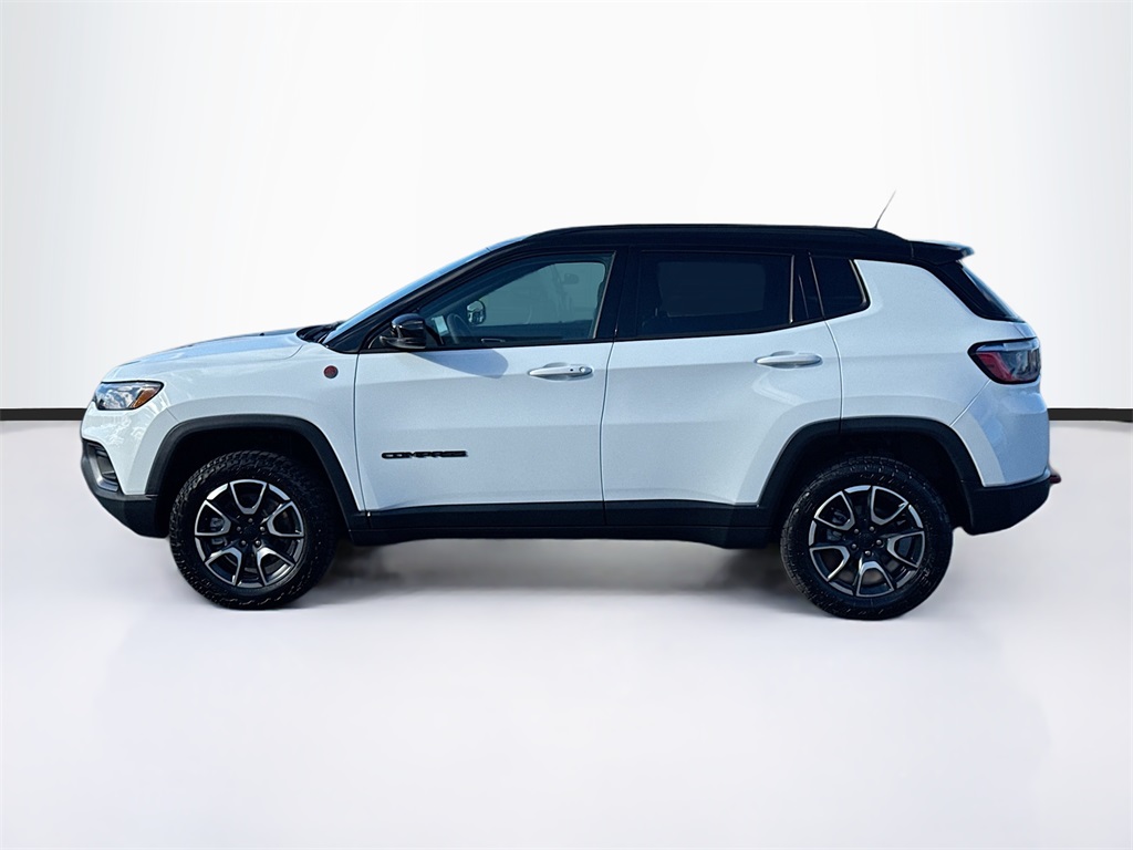 2024 Jeep Compass Trailhawk photo 4