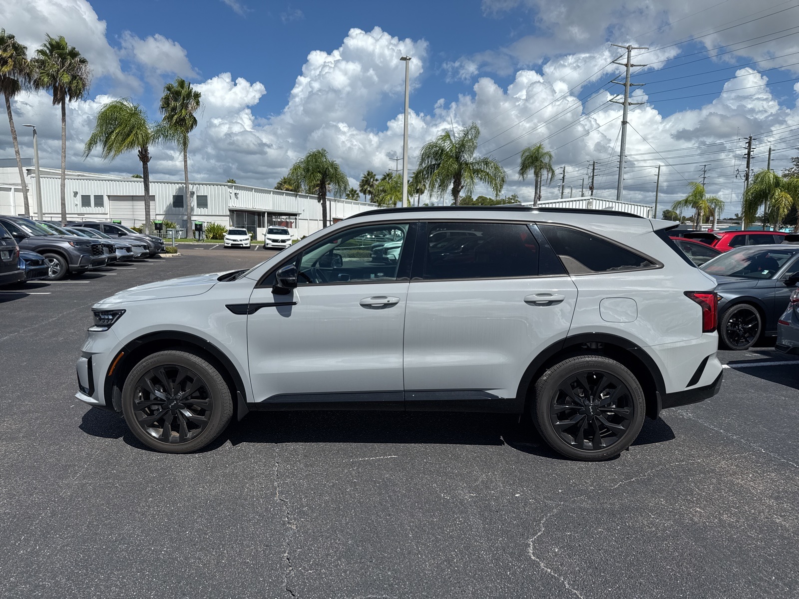 2023 Kia Sorento SX photo 2