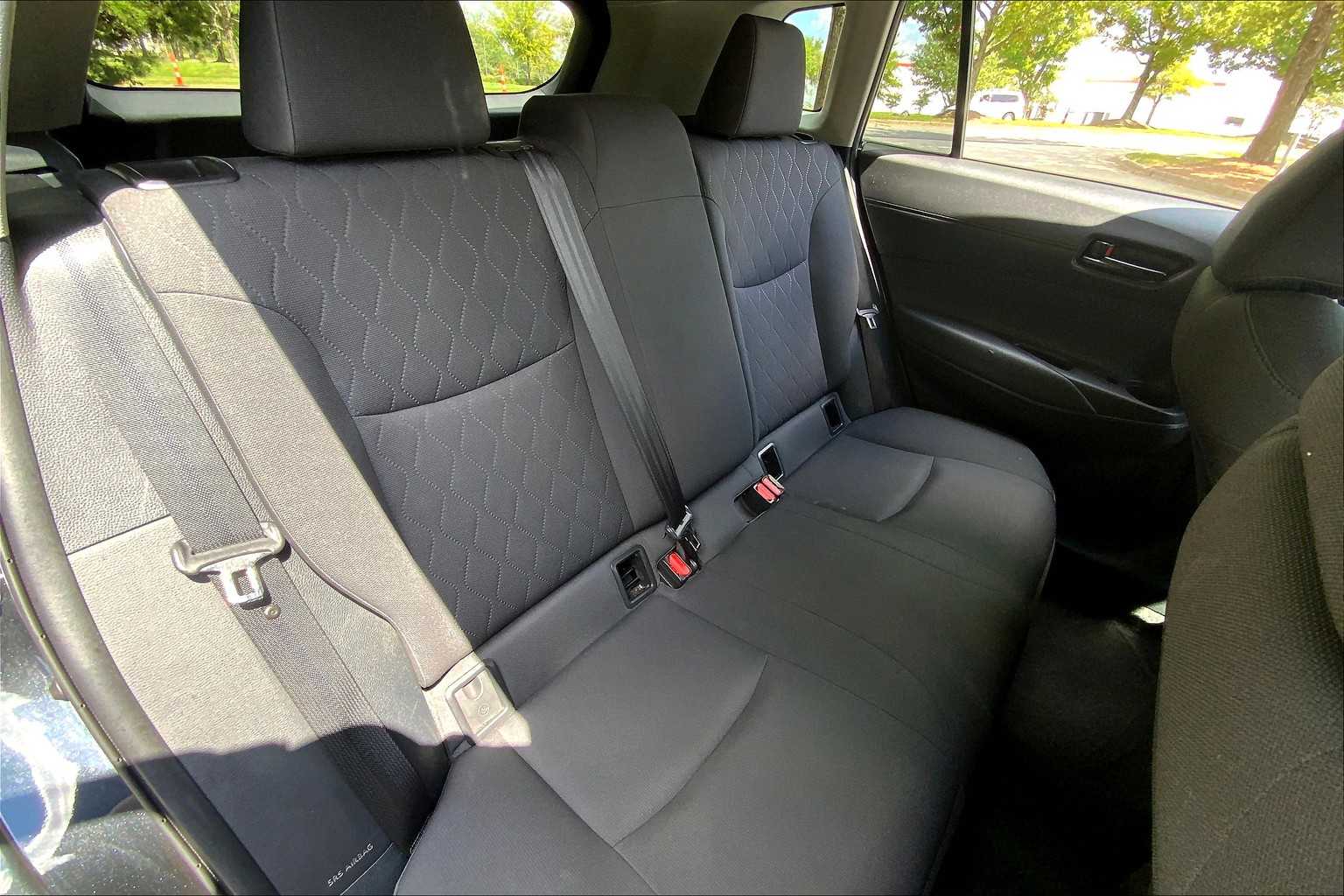 2022 Toyota Corolla Cross LE photo 18