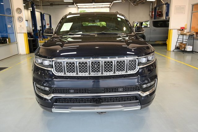 2022 Jeep Grand Wagoneer II photo 2