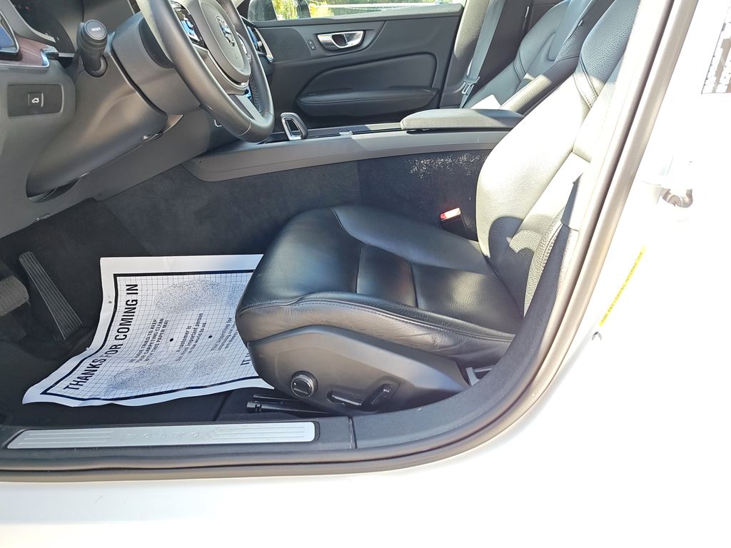 2024 Volvo S60 B5 Plus photo 13