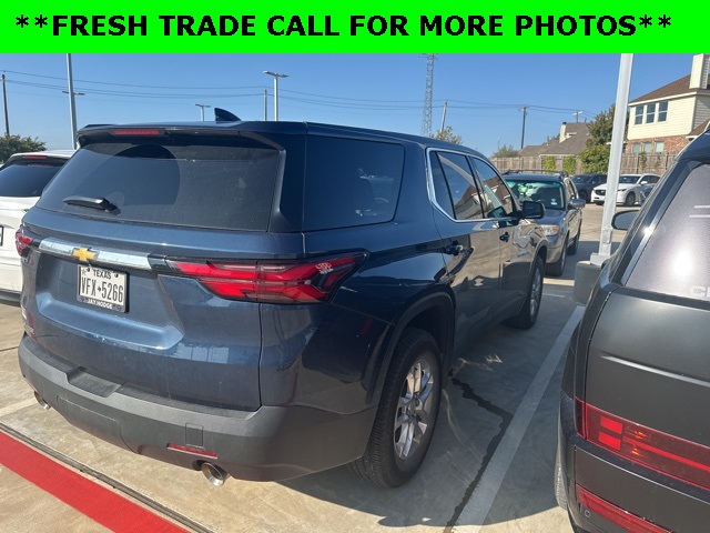 2023 Chevrolet Traverse LS photo 3
