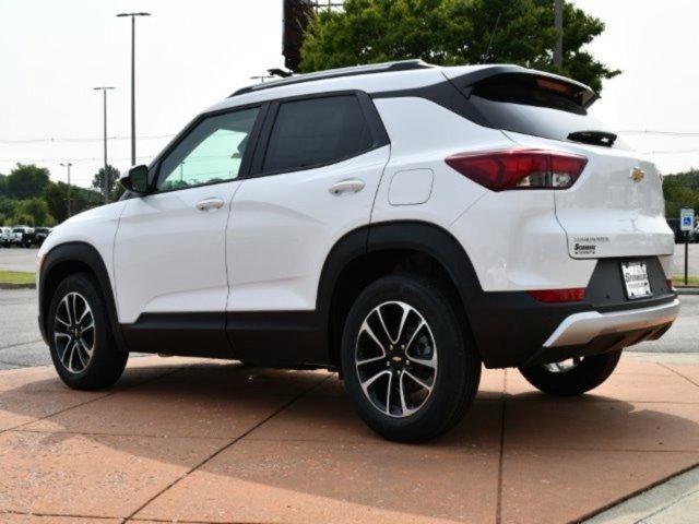 2024 Chevrolet Trailblazer LT photo 3