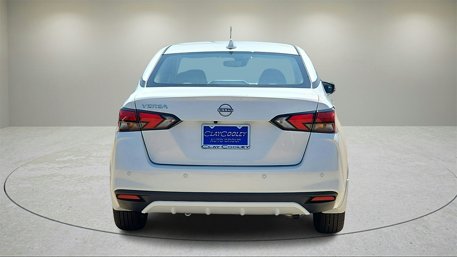2025 Nissan Versa 1.6 SV photo 4