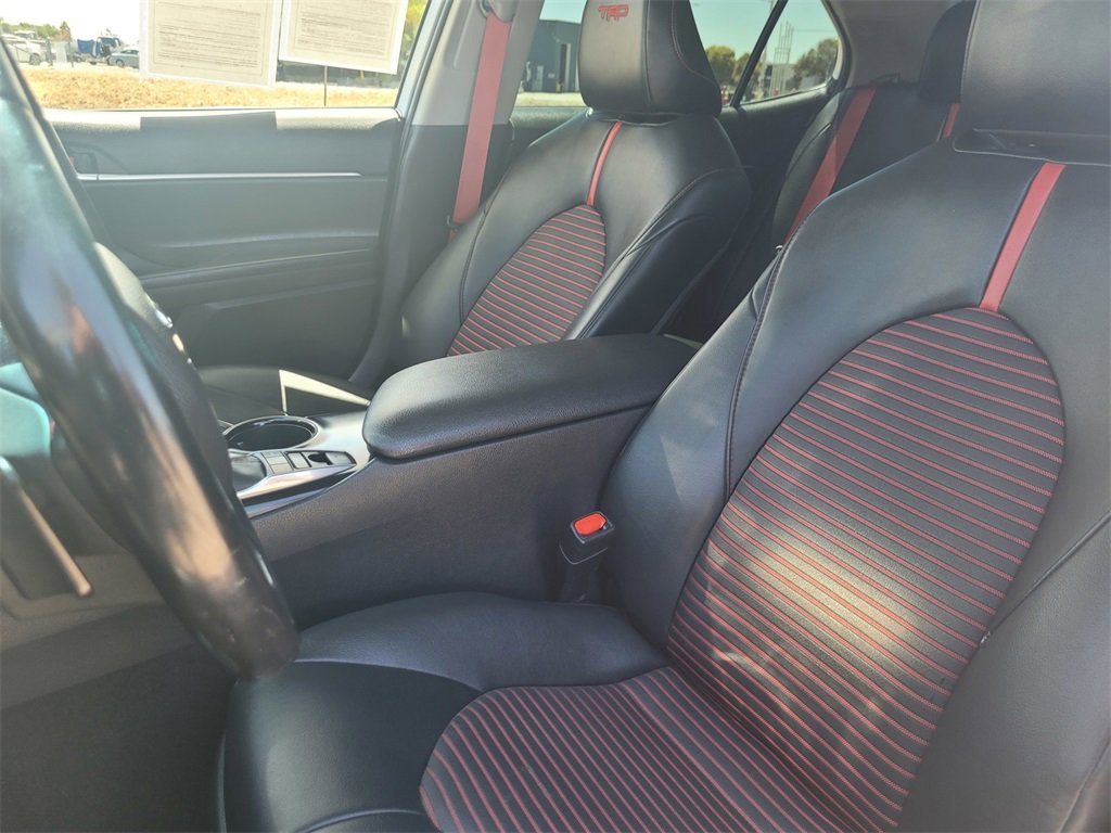 2020 Toyota Camry XSE V6 photo 16