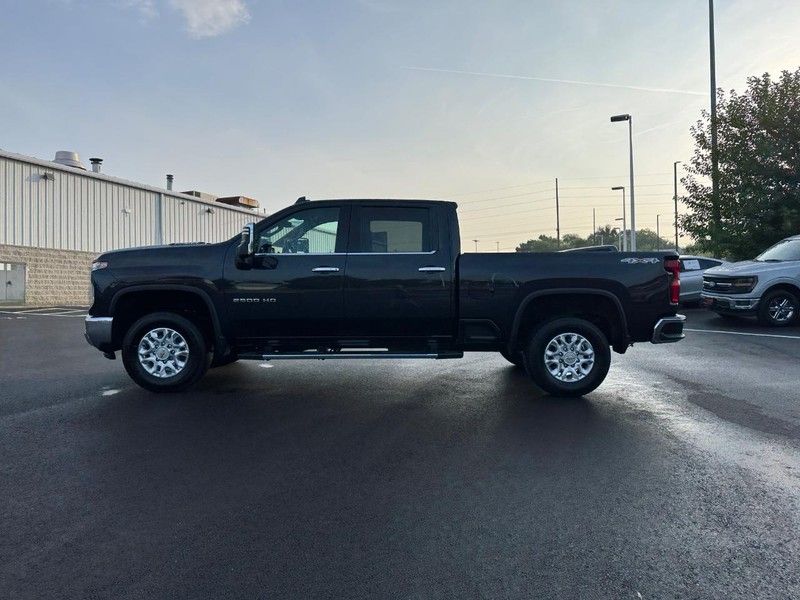 2024 Chevrolet Silverado 2500HD LTZ photo 6