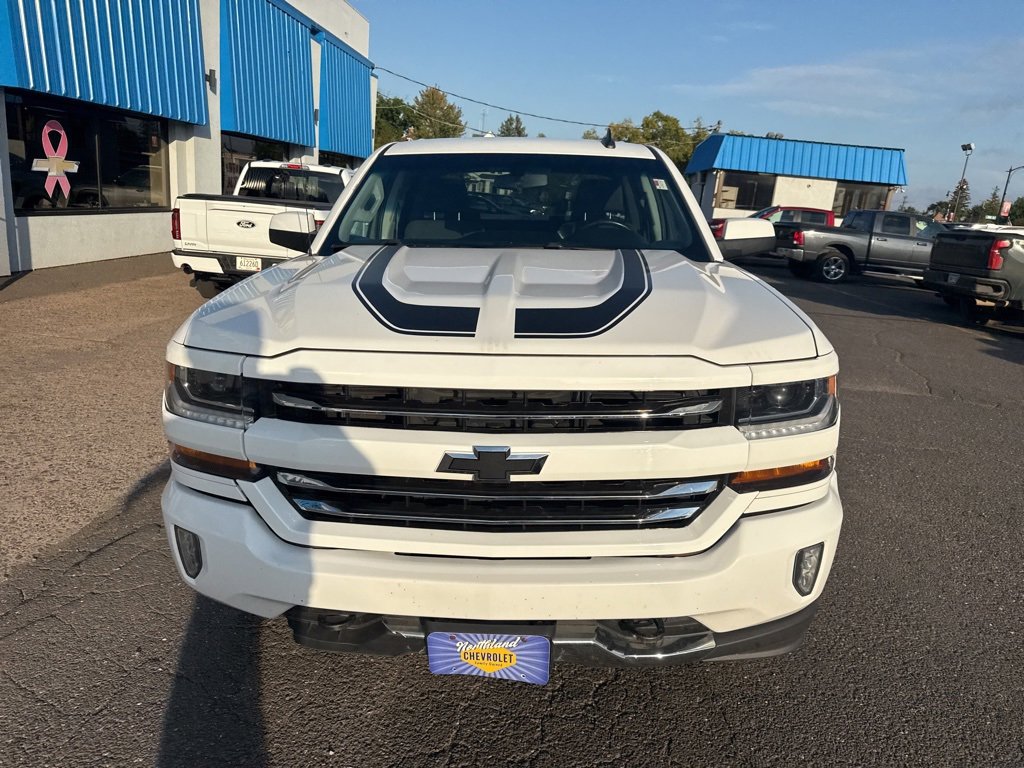 2017 Chevrolet Silverado 1500 LT photo 3