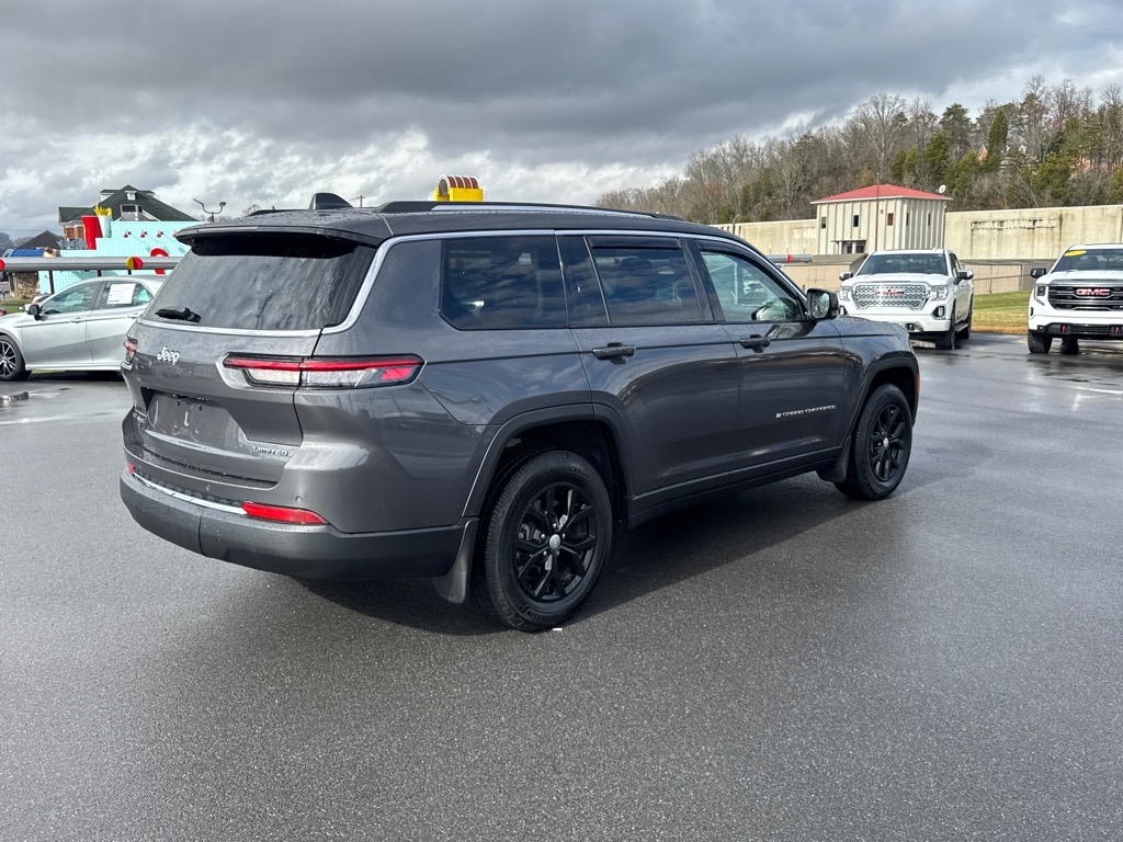 2022 Jeep Grand Cherokee Limited photo 2