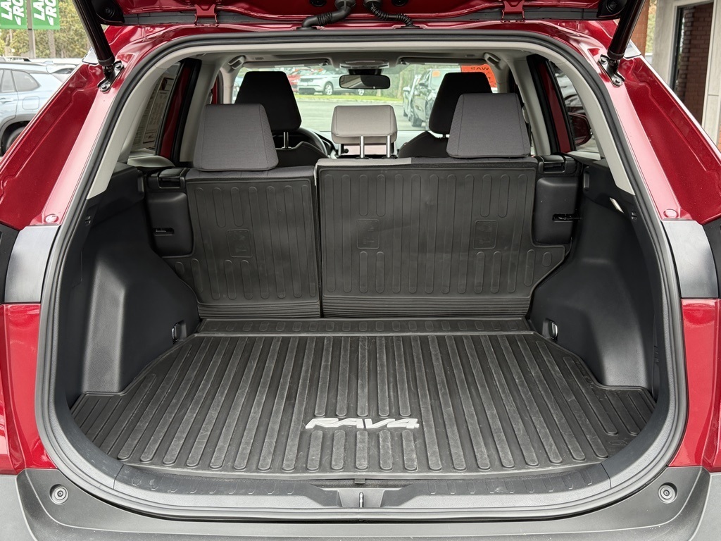 2023 Toyota RAV4 Hybrid XLE photo 10