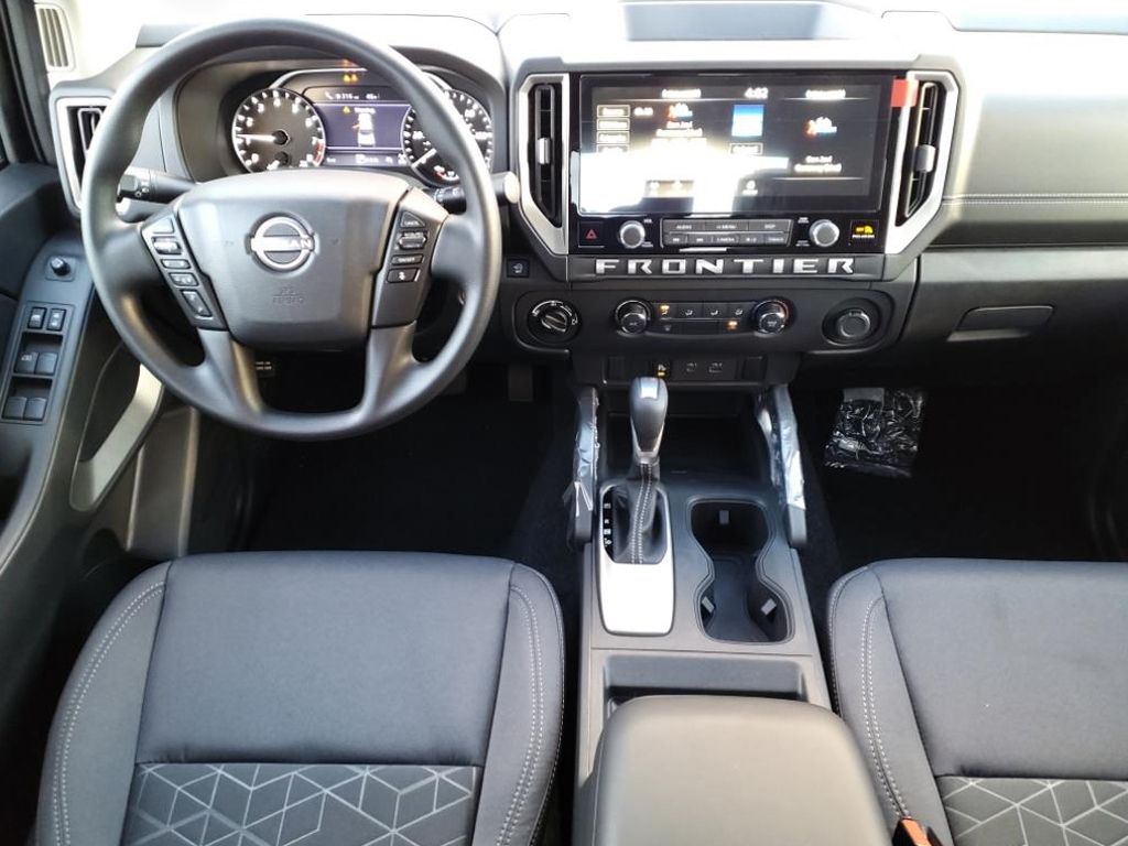 2025 Nissan Frontier SV photo 2