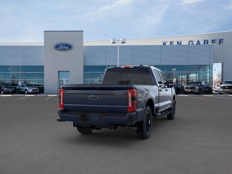 2025 Ford F-350 Lariat photo 2