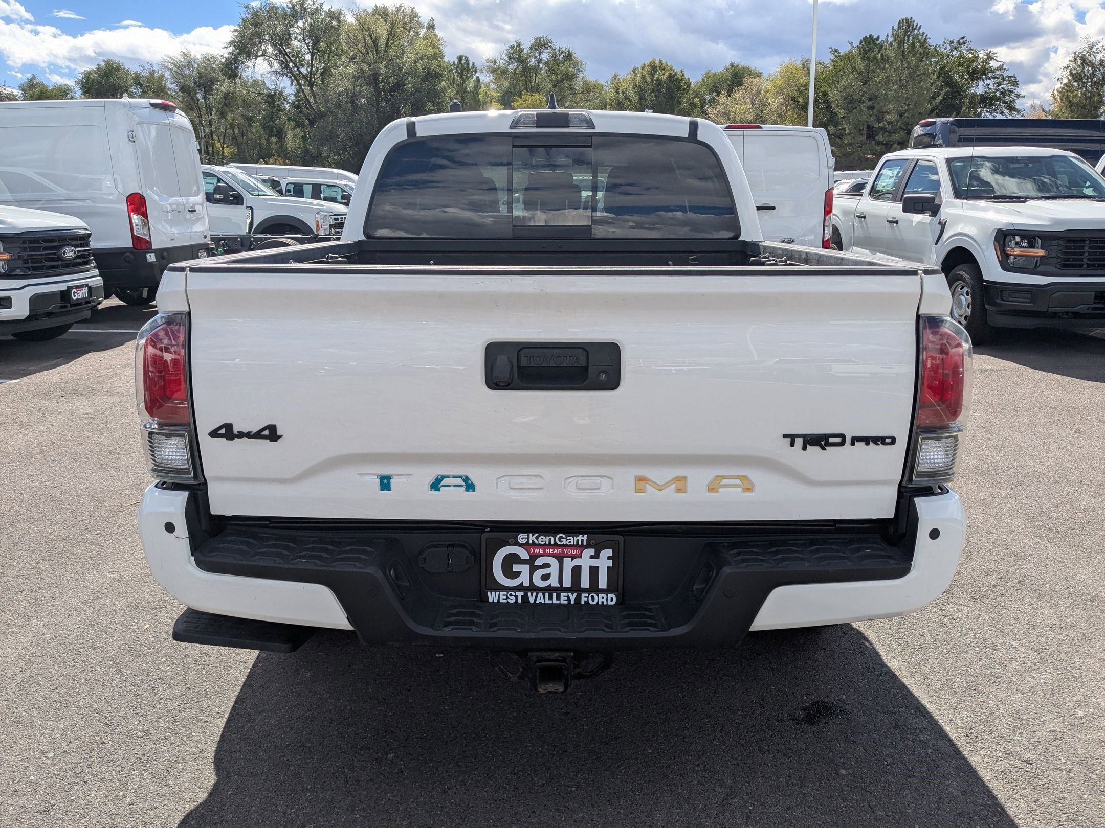 2017 Toyota Tacoma SR5 photo 4