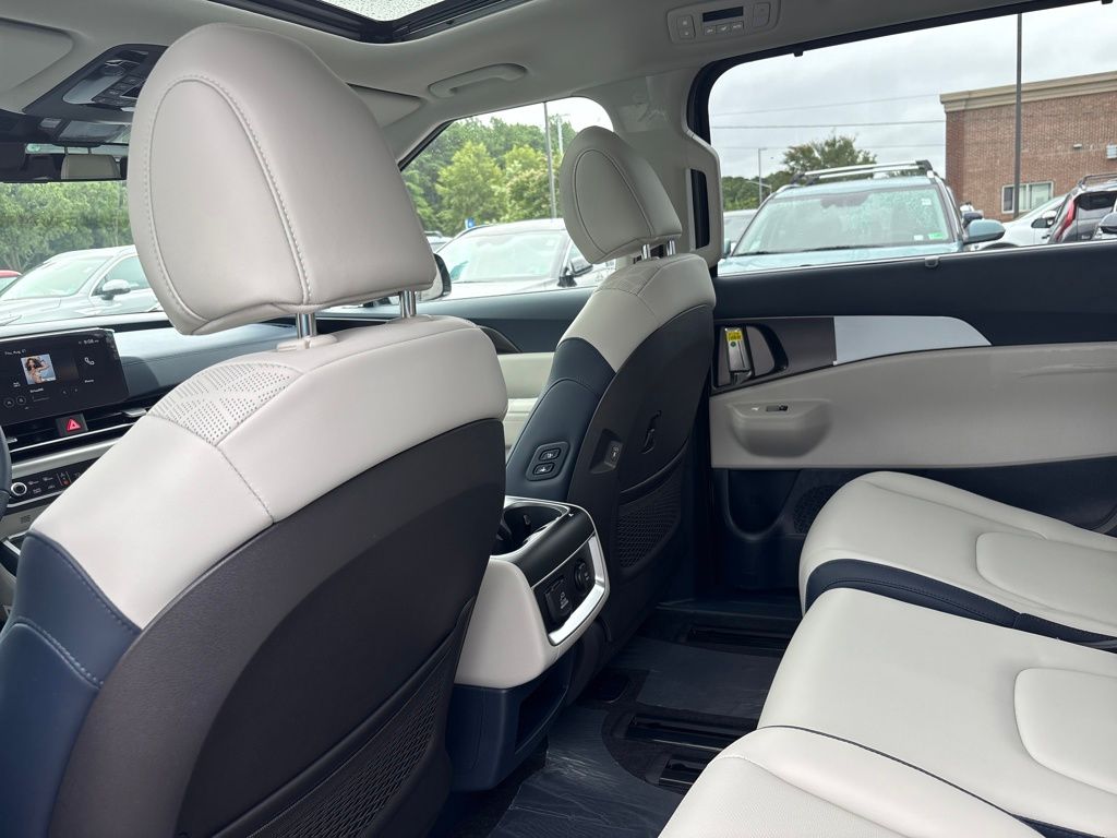 2026 Kia Carnival SX photo 22