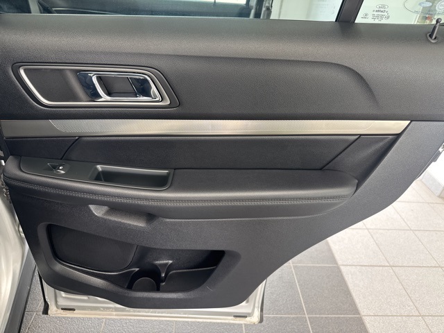 2019 Ford Explorer XLT photo 9