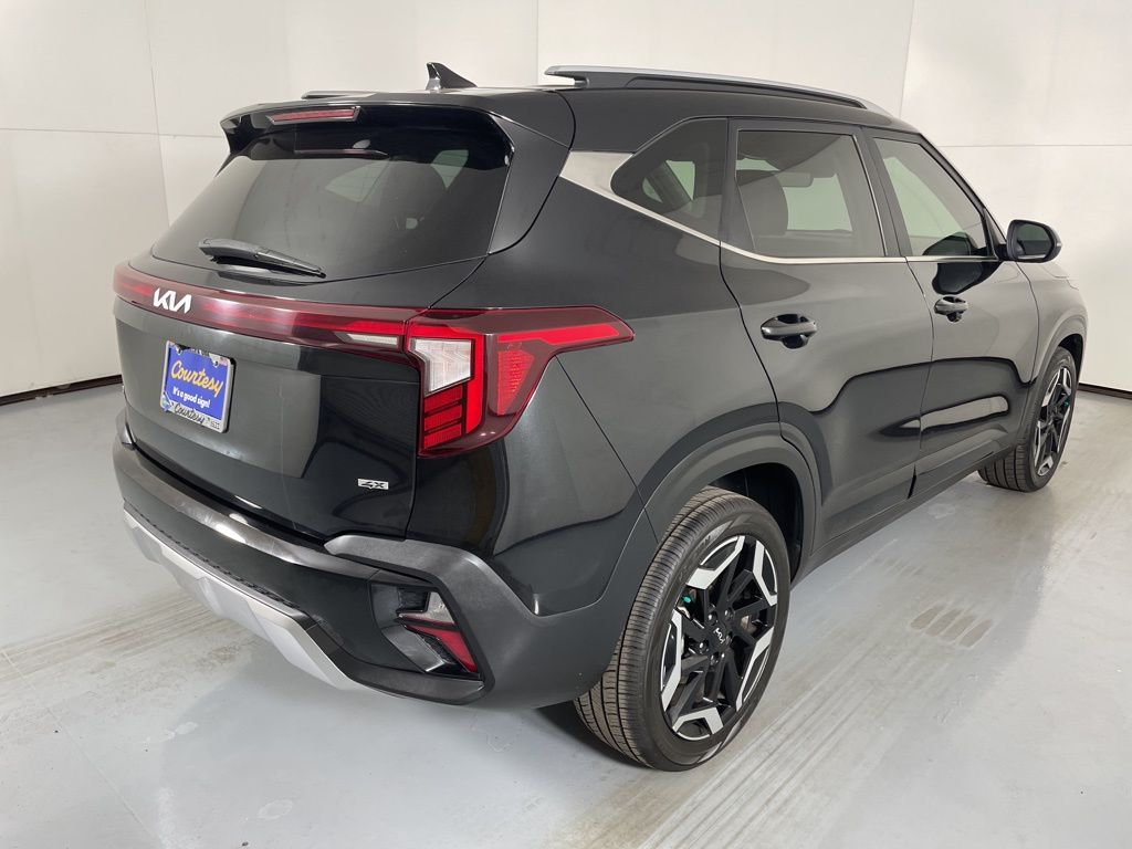 2024 Kia Seltos SX photo 3