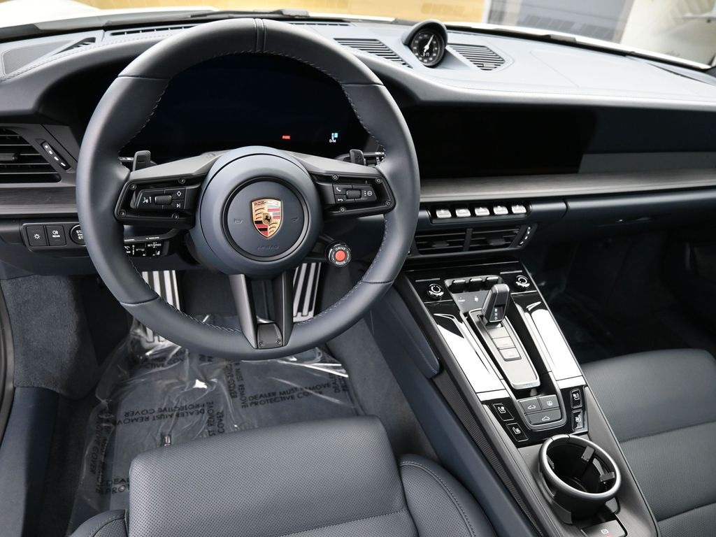 2025 Porsche 911 GTS photo 5