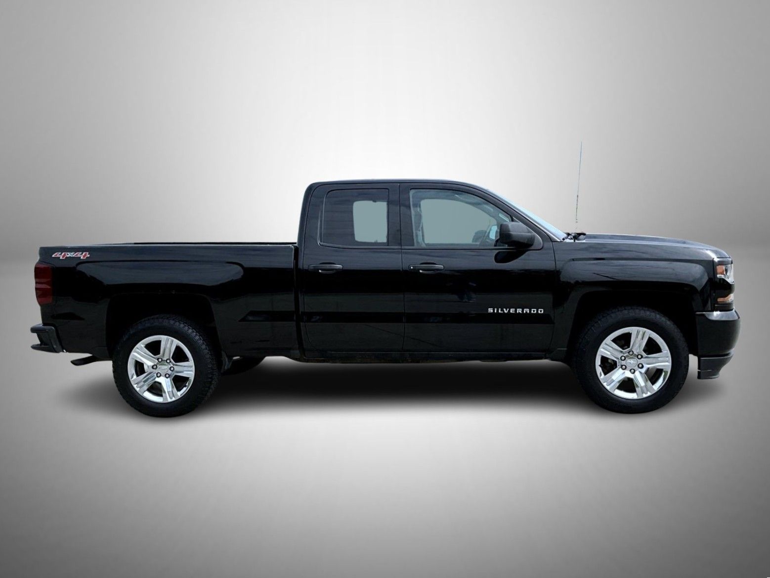 2017 Chevrolet Silverado 1500 Custom photo 4