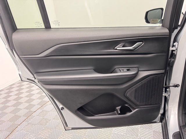 2024 Jeep Grand Cherokee Altitude photo 30