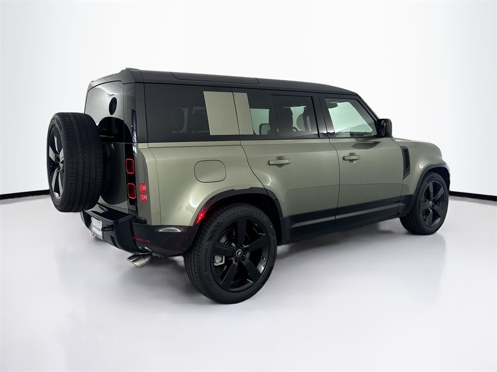 2025 Land Rover Defender 110 X-Dynamic SE photo 5