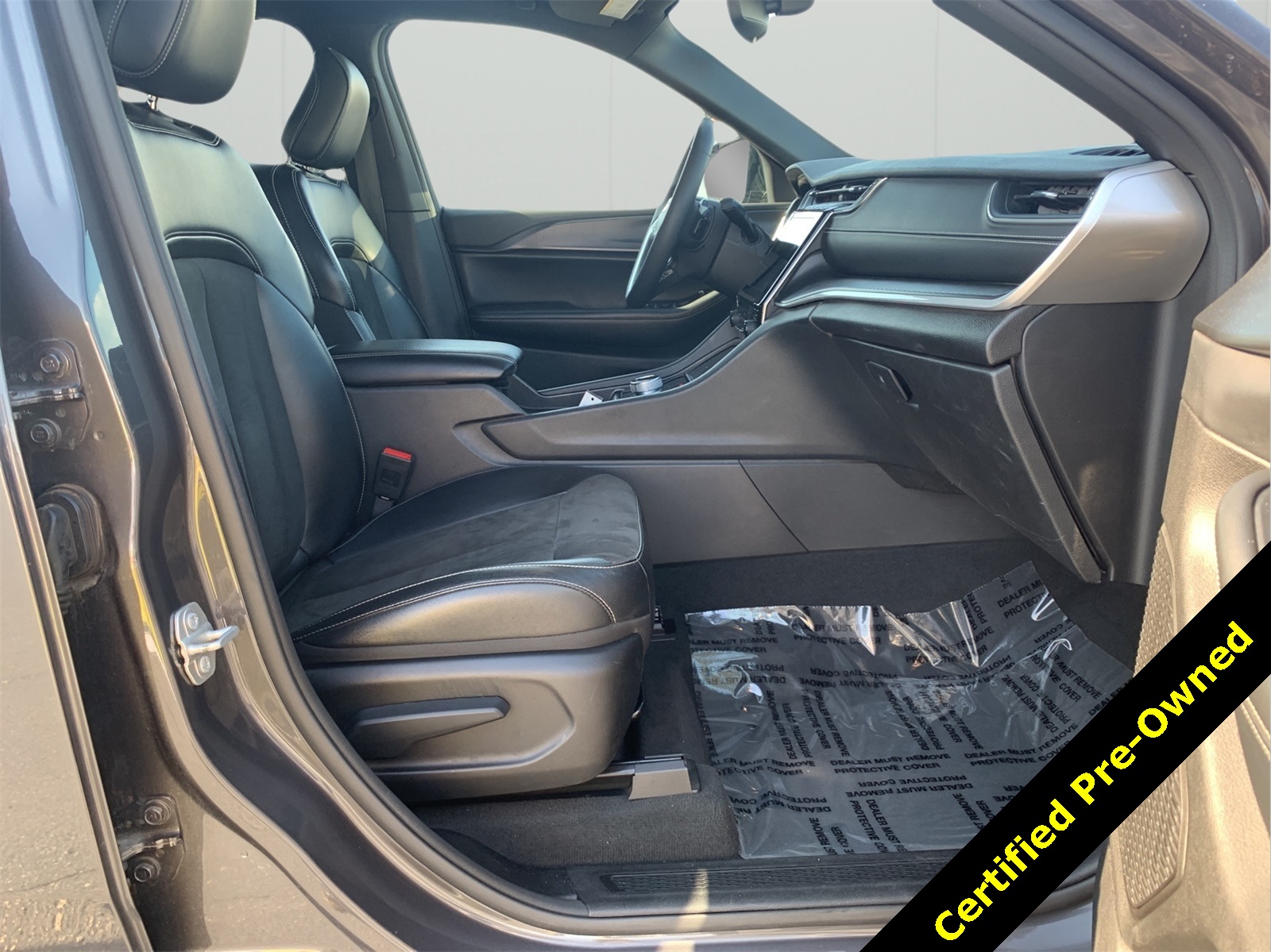 2024 Jeep Grand Cherokee Altitude photo 23