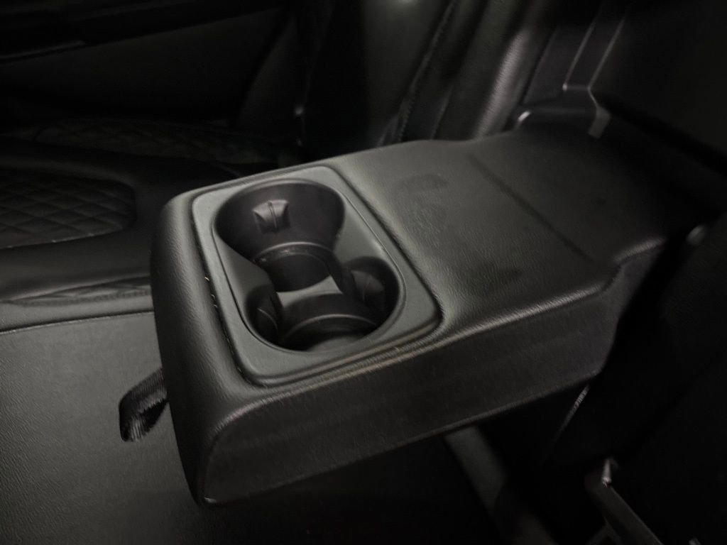 2024 Ford Edge Titanium photo 16