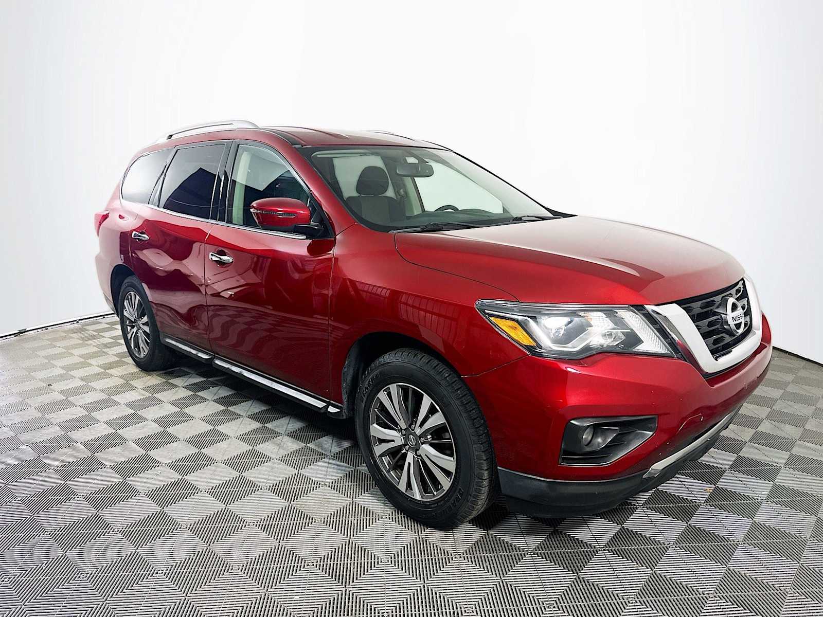 2020 Nissan Pathfinder SV photo 3