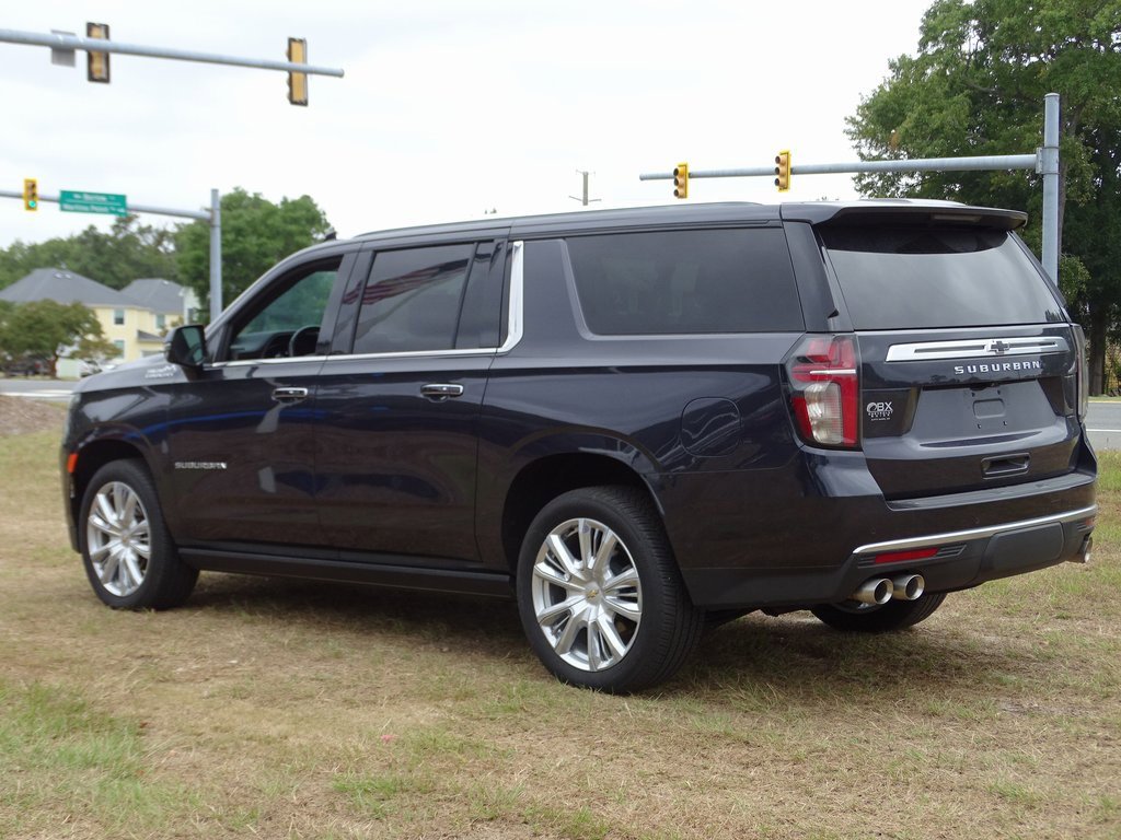 2022 Chevrolet Suburban High Country photo 4