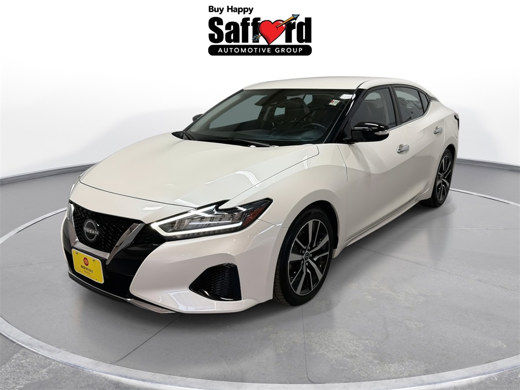2023 Nissan Maxima SV's photo