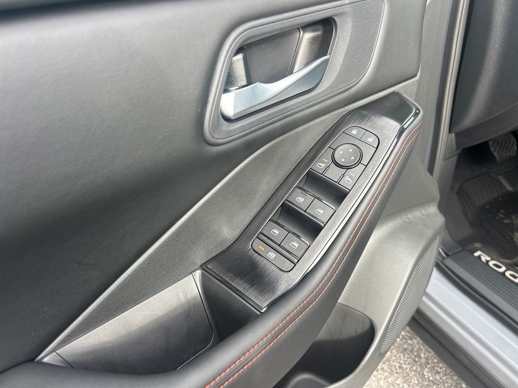 2026 Nissan Rogue SV photo 11
