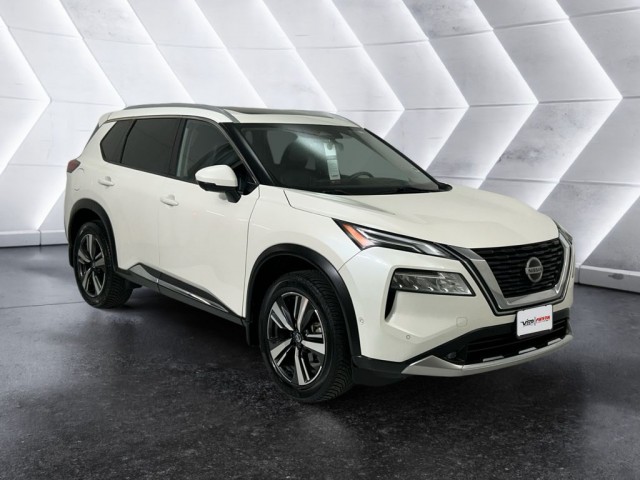 2021 Nissan Rogue Platinum's photo
