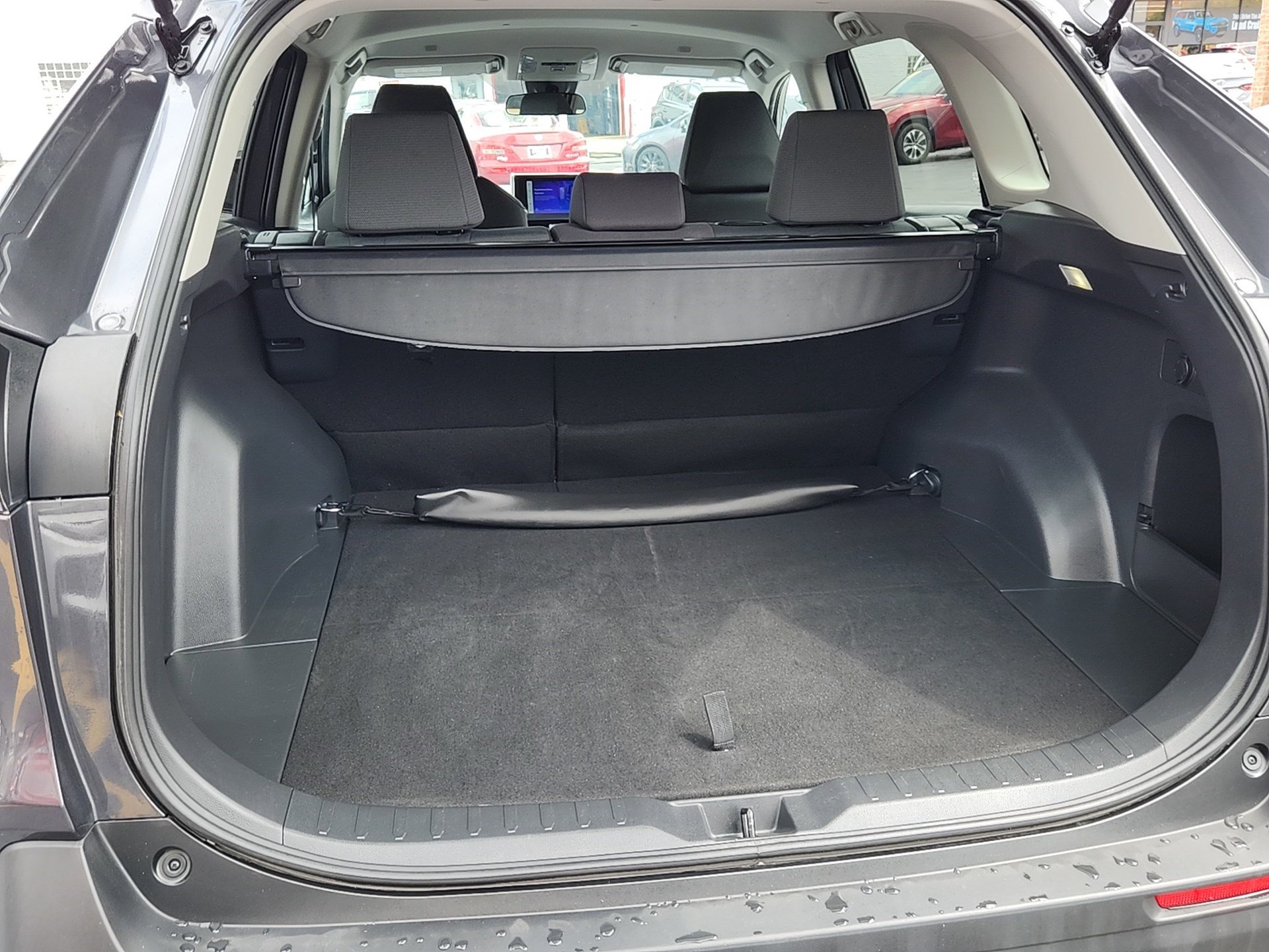 2025 Toyota RAV4 XLE photo 26