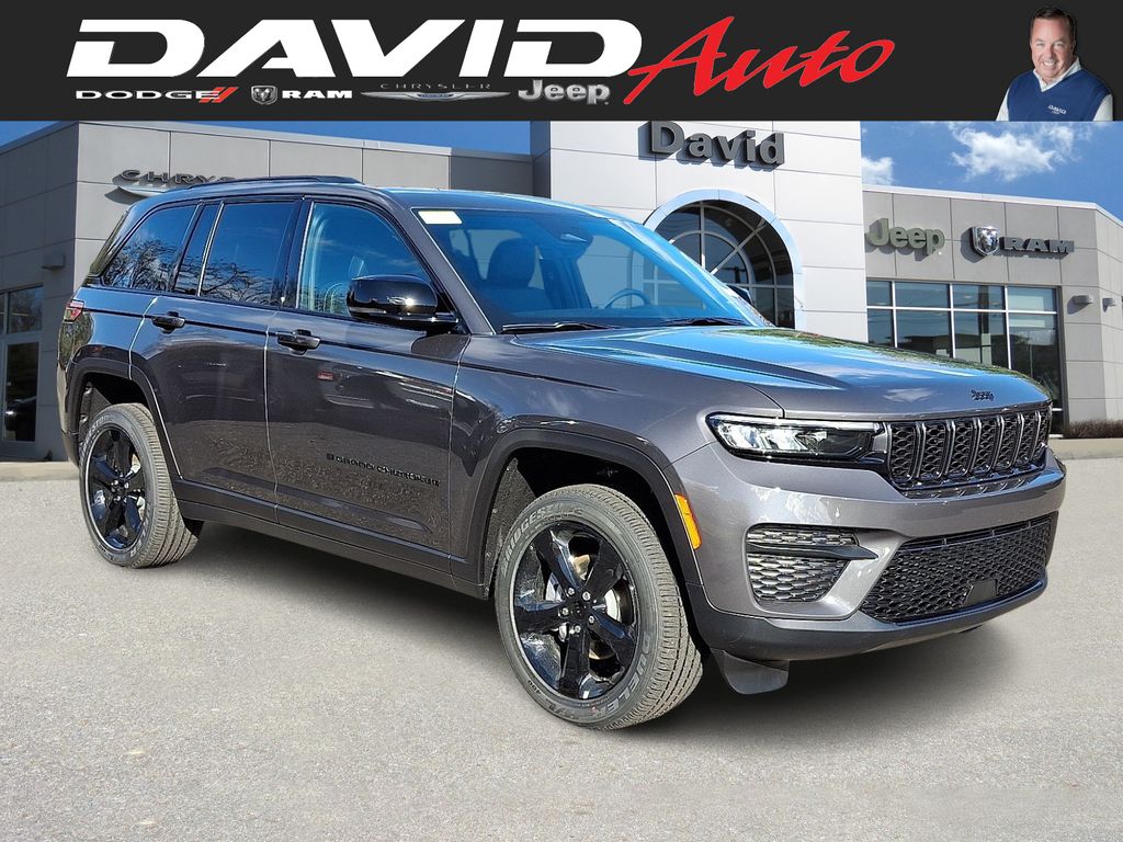 2025 Jeep Grand Cherokee Altitude's photo