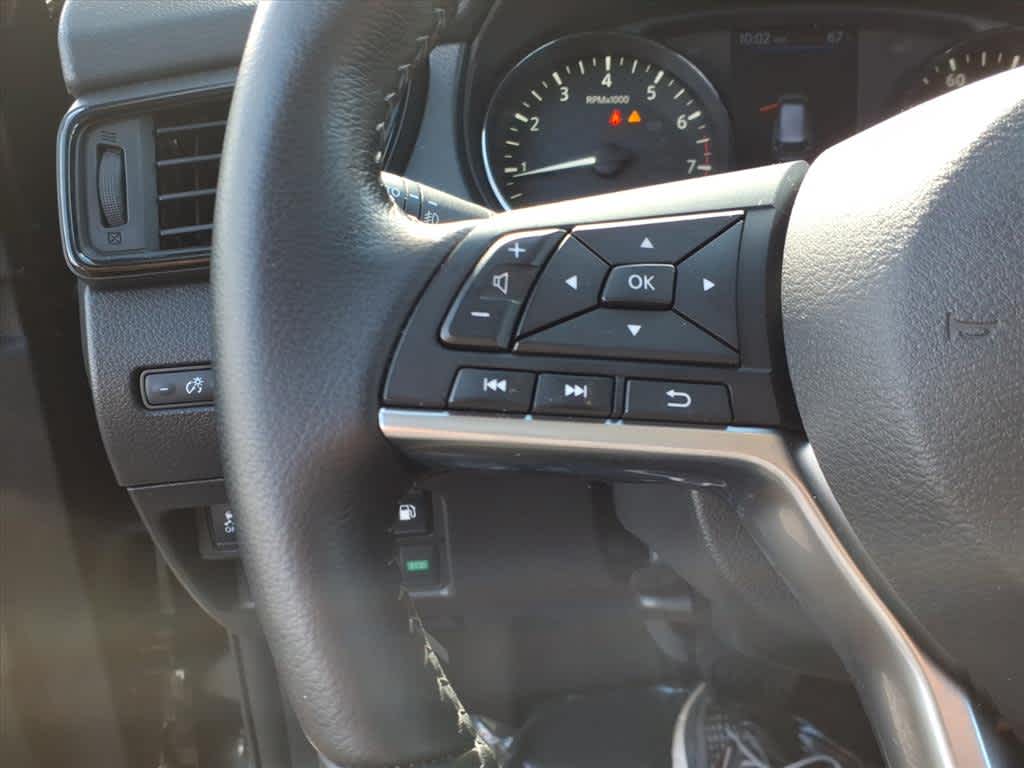 2020 Nissan Rogue SV photo 24