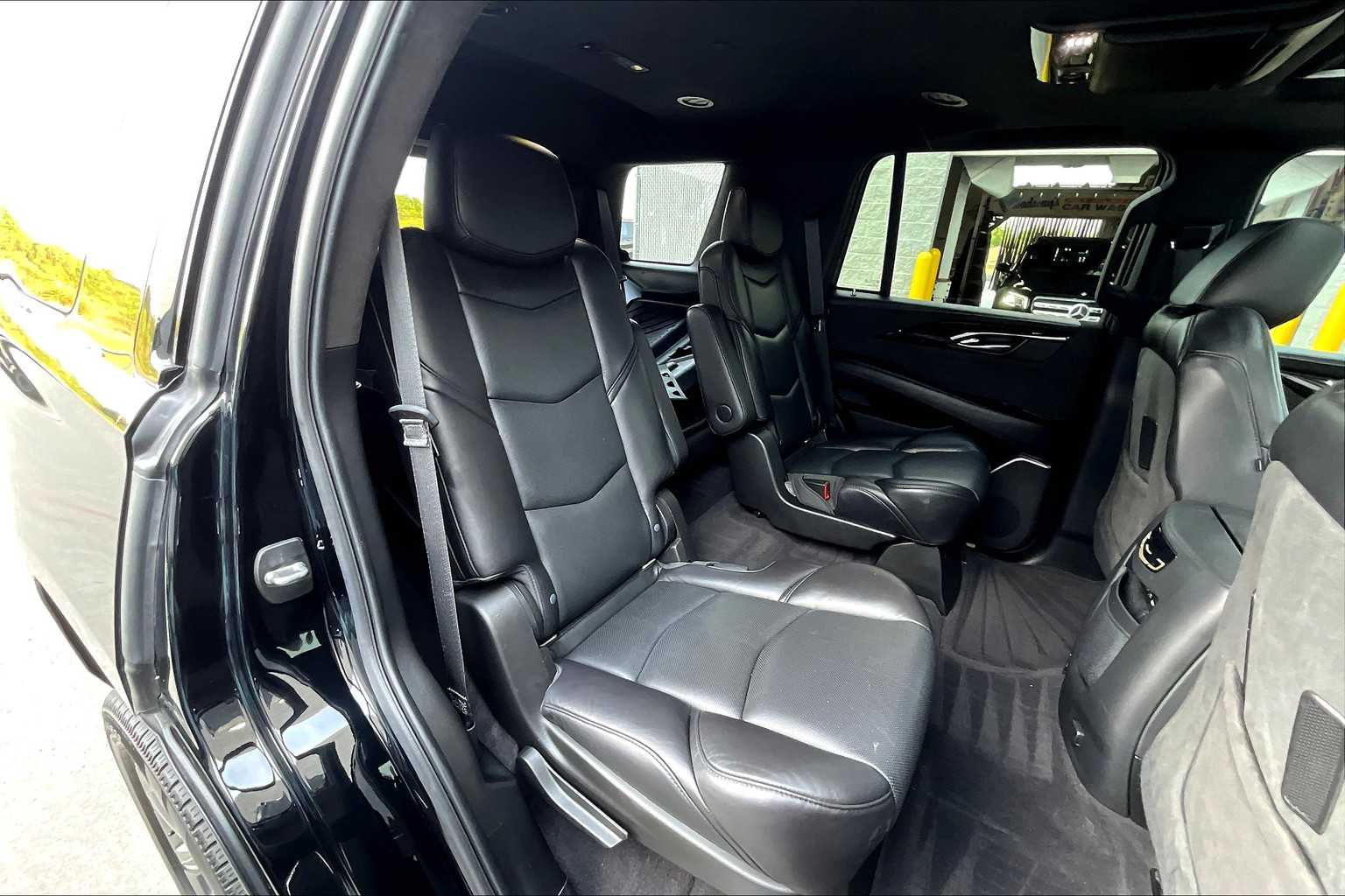 2020 Cadillac Escalade Platinum photo 17
