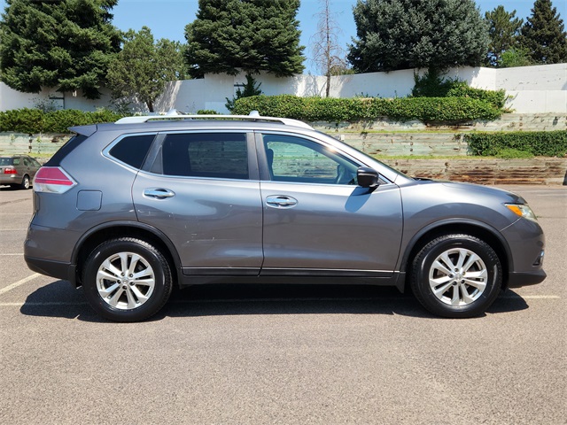 Used 2015 Nissan Rogue SV with VIN 5N1AT2MV5FC921131 for sale in Aurora, CO
