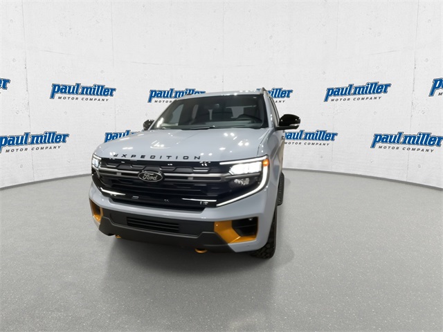 2025 Ford Expedition photo 4