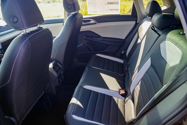 2025 Volkswagen Taos SEL photo 21