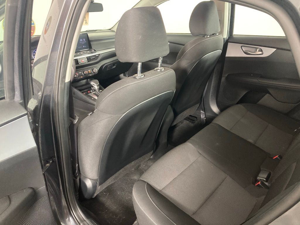 2024 Kia Forte LXS photo 2