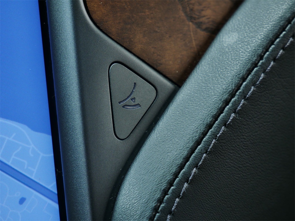 2019 Tesla Model X Long Range photo 25