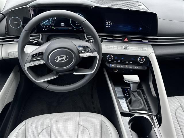 2025 Hyundai Elantra Hybrid Limited photo 22