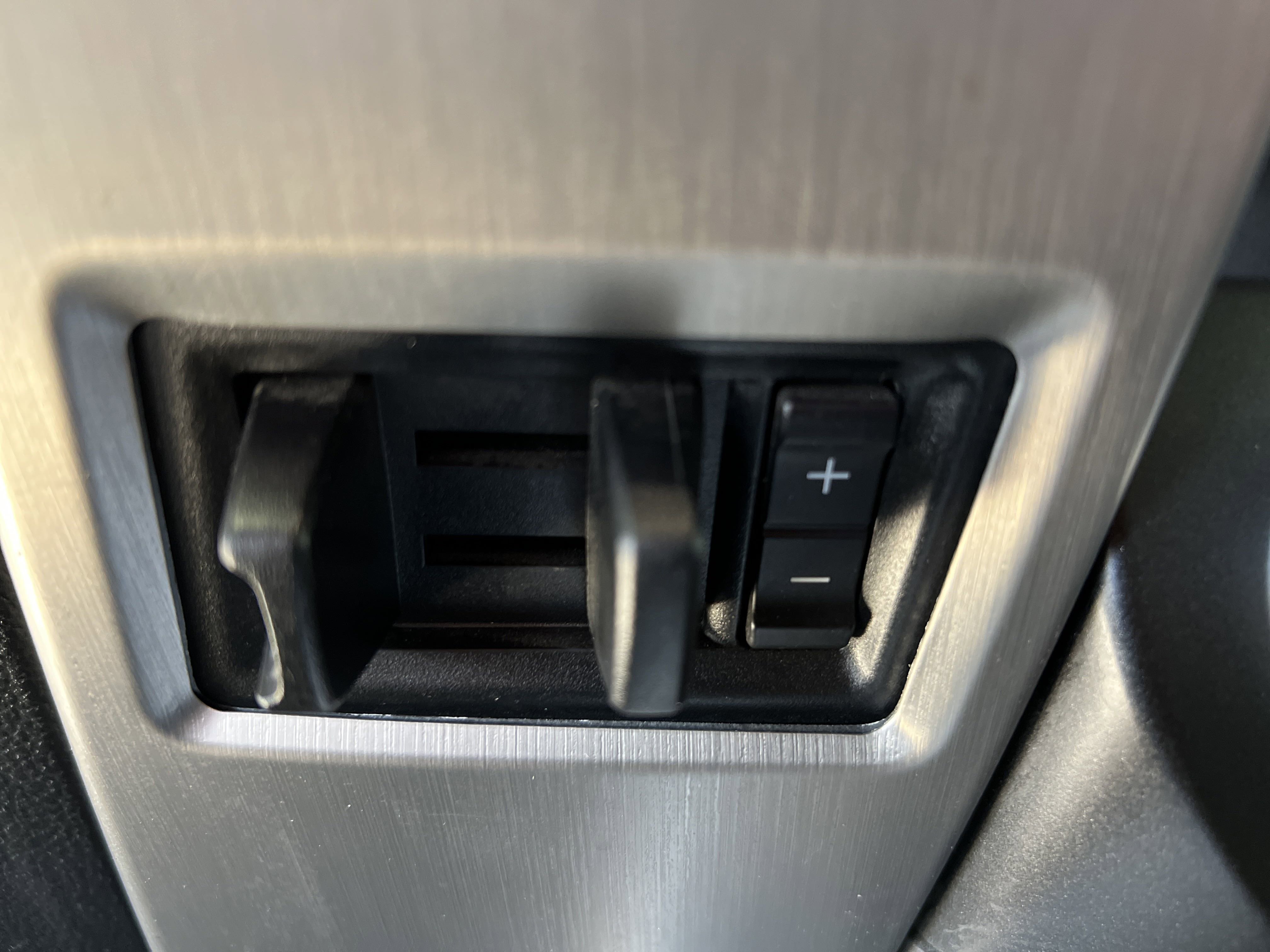 2017 Ford F-250 Platinum photo 12