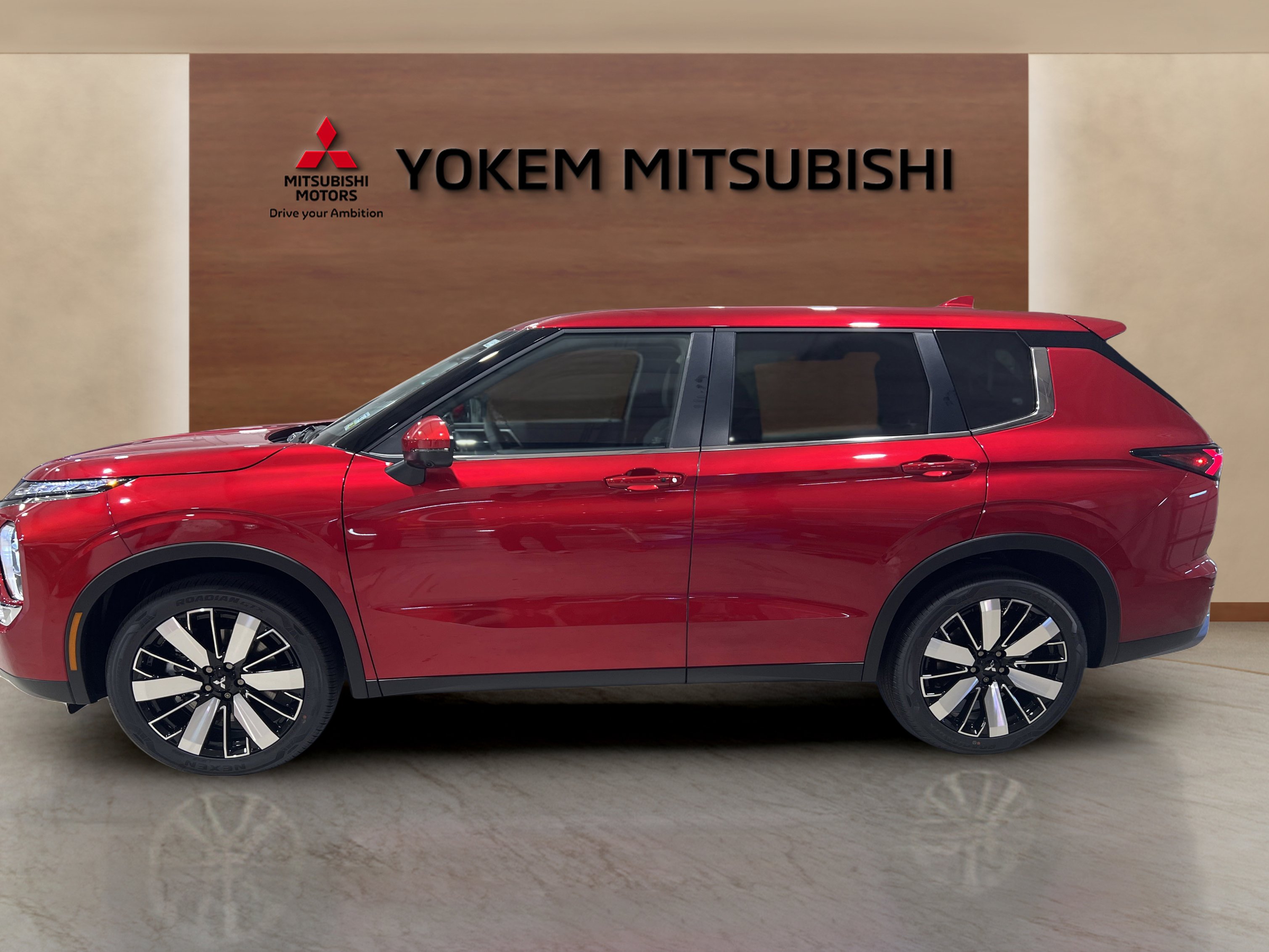 2025 Mitsubishi Outlander SE photo 2