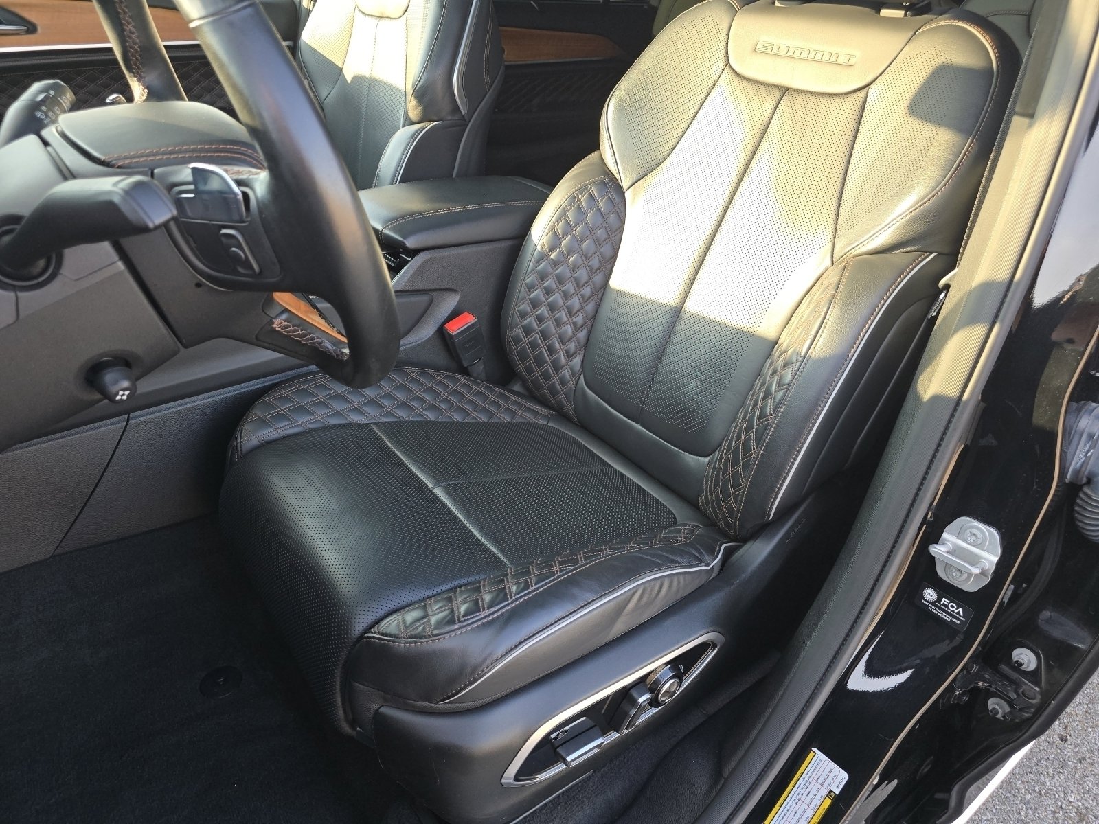 2021 Jeep Grand Cherokee L Summit Reserve photo 25
