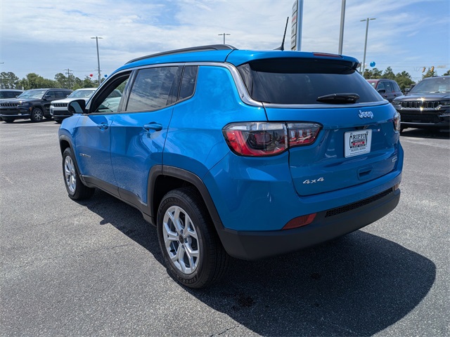 2025 Jeep Compass Latitude photo 4