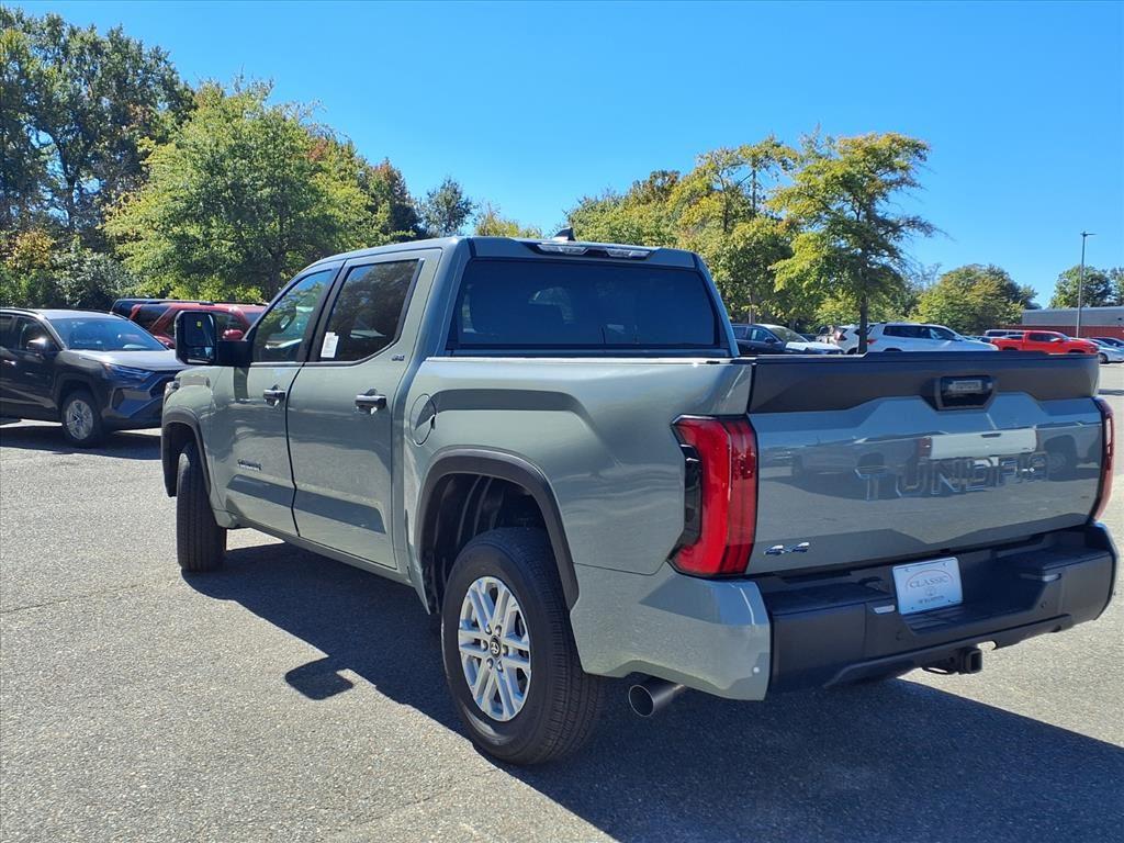 2026 Toyota Tundra SR5 CrewMax photo 3