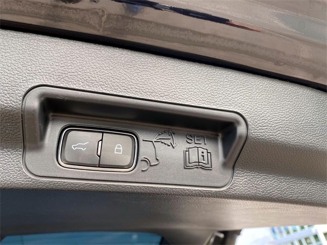 2022 Ford Explorer ST-Line photo 5