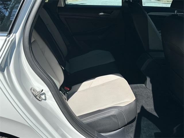 2021 Volkswagen Jetta R-Line photo 14