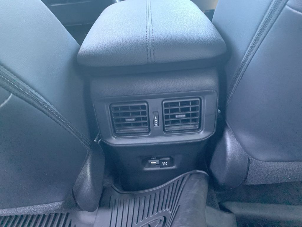 2021 Toyota RAV4 Hybrid XSE photo 5