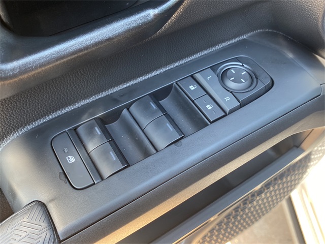 2025 Toyota Tacoma SR5 4x4 Double Cab photo 16
