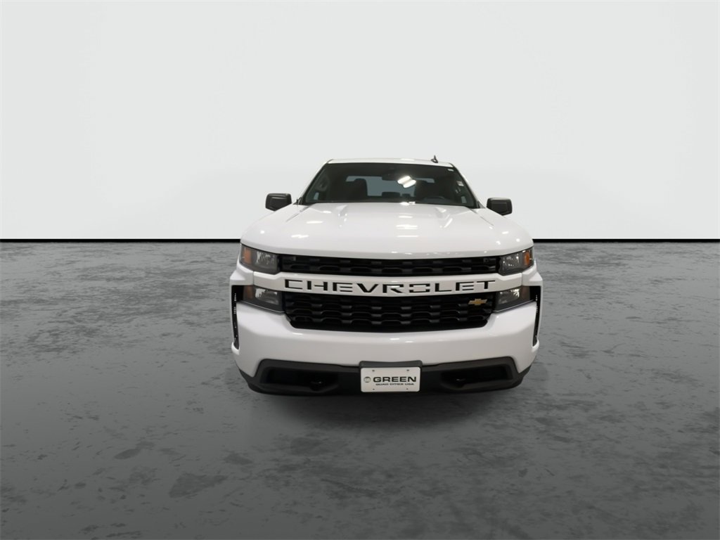 2022 Chevrolet Silverado Custom photo 3